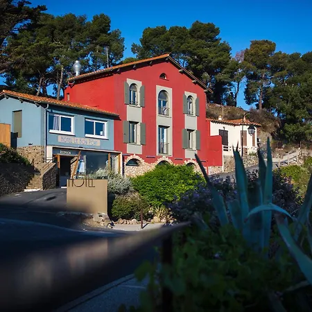 Le Bon Port Hotell 3*