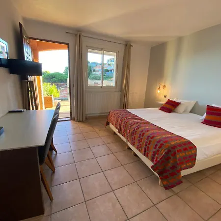 Le Bon Port Hotel