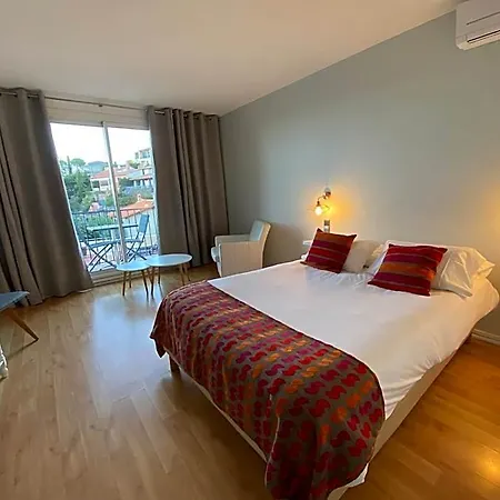 Le Bon Port Hotel 3*