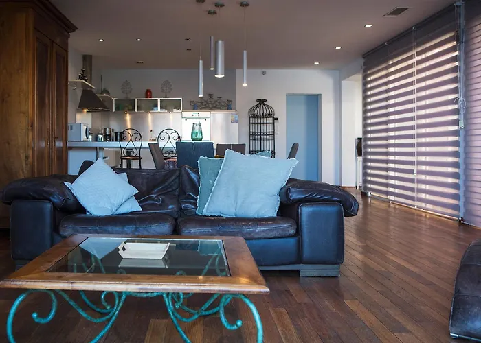 Le Bon Port Hotel 3*